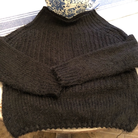 Chelsea & Violet sweater - Picture 2 of 2